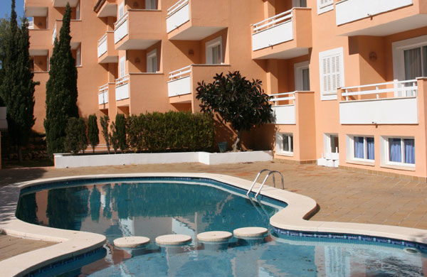 Universal Apartamentos Laguna Garden Canyamel  Exterior photo